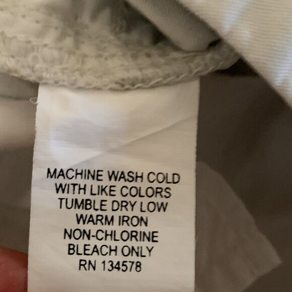 Vineyard Vines Khaki Chino Shorts w/ Pink Whale – Size 2 - Picture 10 of 12